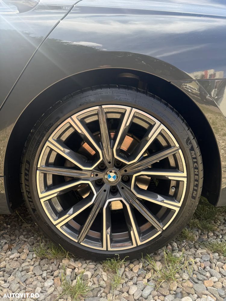 BMW Seria 7 740d xDrive MHEV - 21