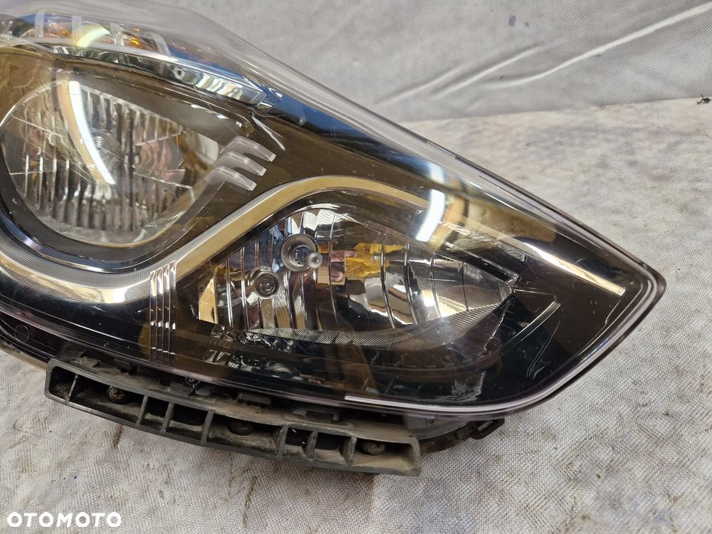 Hyundai IX20 Lampa Prawa Czarna + Halogen - 3