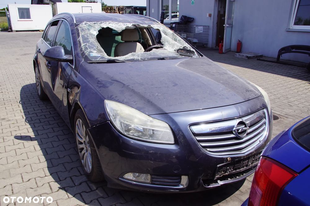 Auto na części - Opel Insignia A 2.0 CDTI 160 KM A20DTH F40 Z168 2011R Silnik Skrzynia Drzwi Błotnik Zderzak Klapa Lampa Lusterko Klamka Szyba Deska Kokpit Sterownik Moduł Czujnik Licznik Wyświetlacz Panel Kierownica - 8