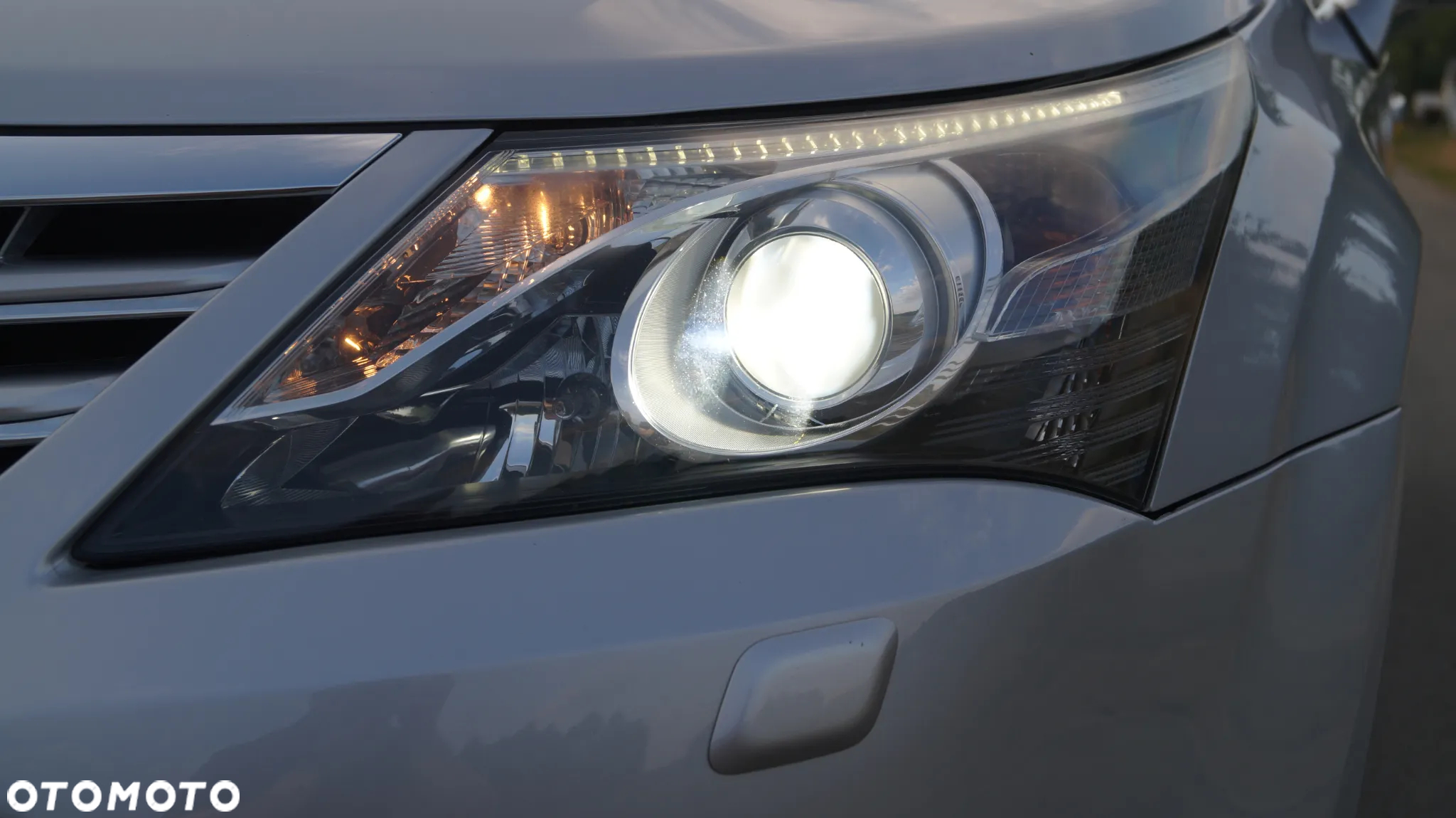 Toyota Avensis 1.8 Sol plus NAVI - 35