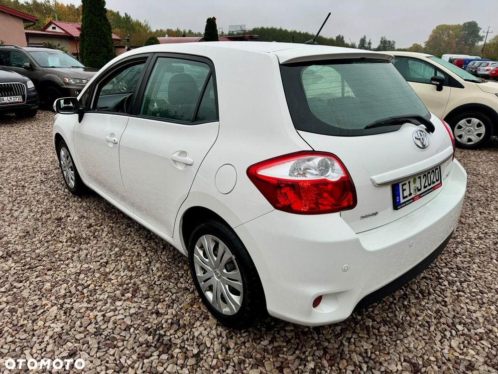 Toyota Auris - 16