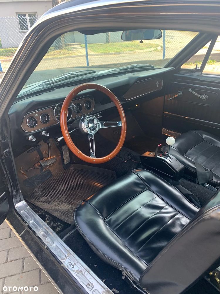Ford Mustang - 23