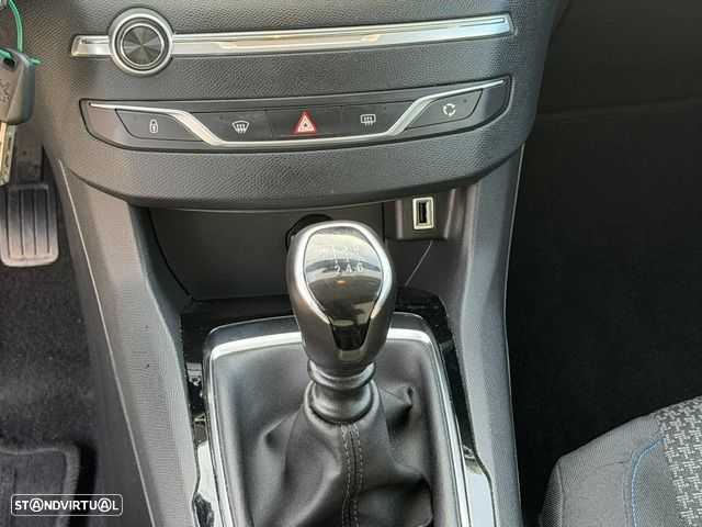 Peugeot 308 SW 1.5 BlueHDi Style - 21