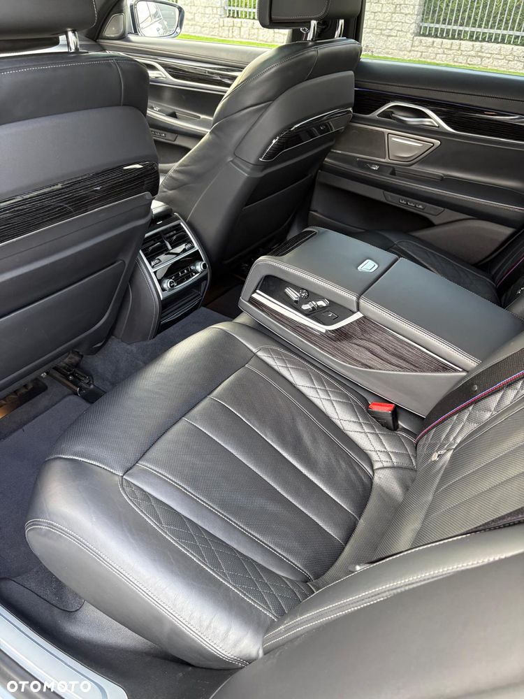 BMW Seria 7 - 12