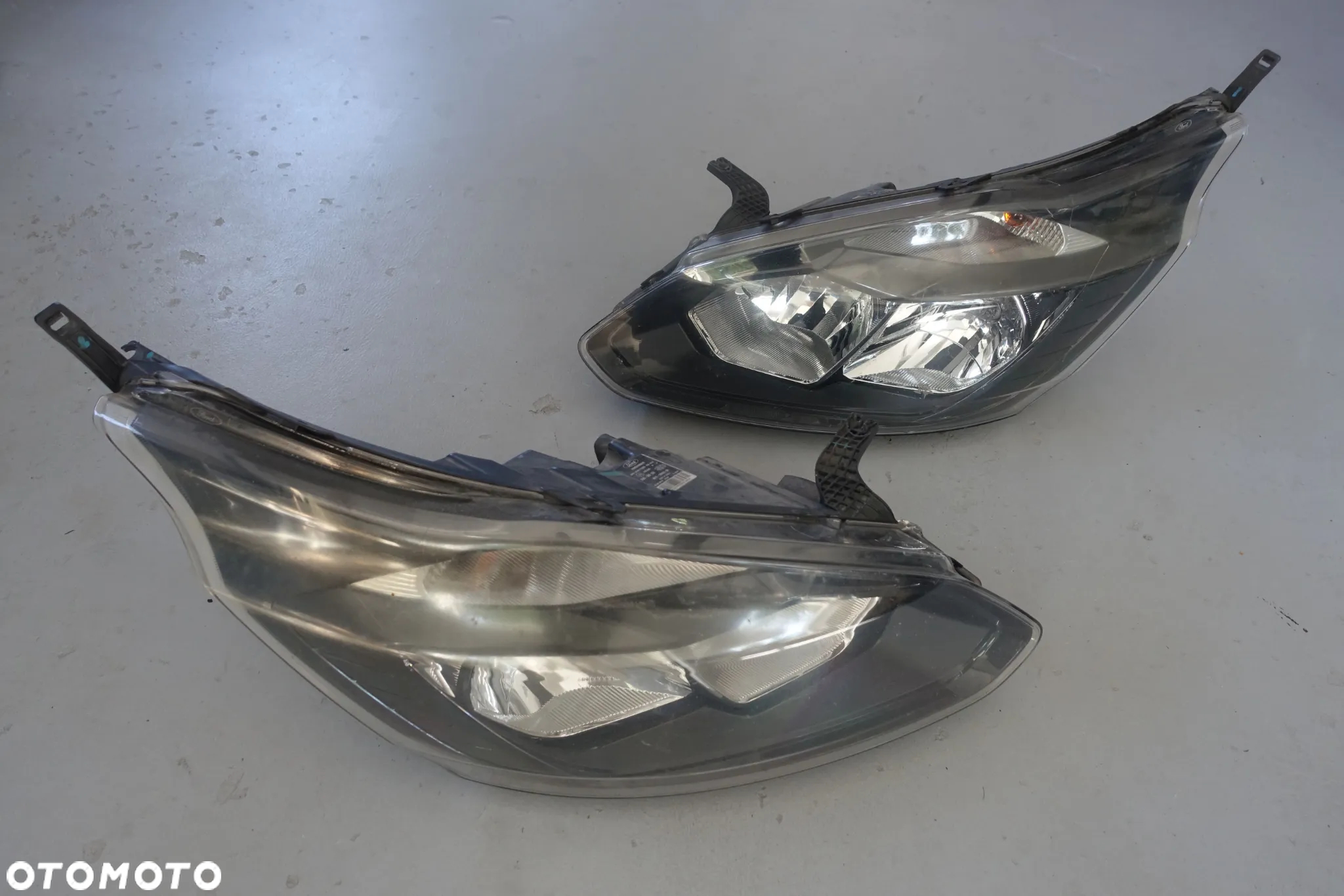 LAMPA LEWY PRAWY PRZÓD TRANSIT CUSTOM 14r. - 2