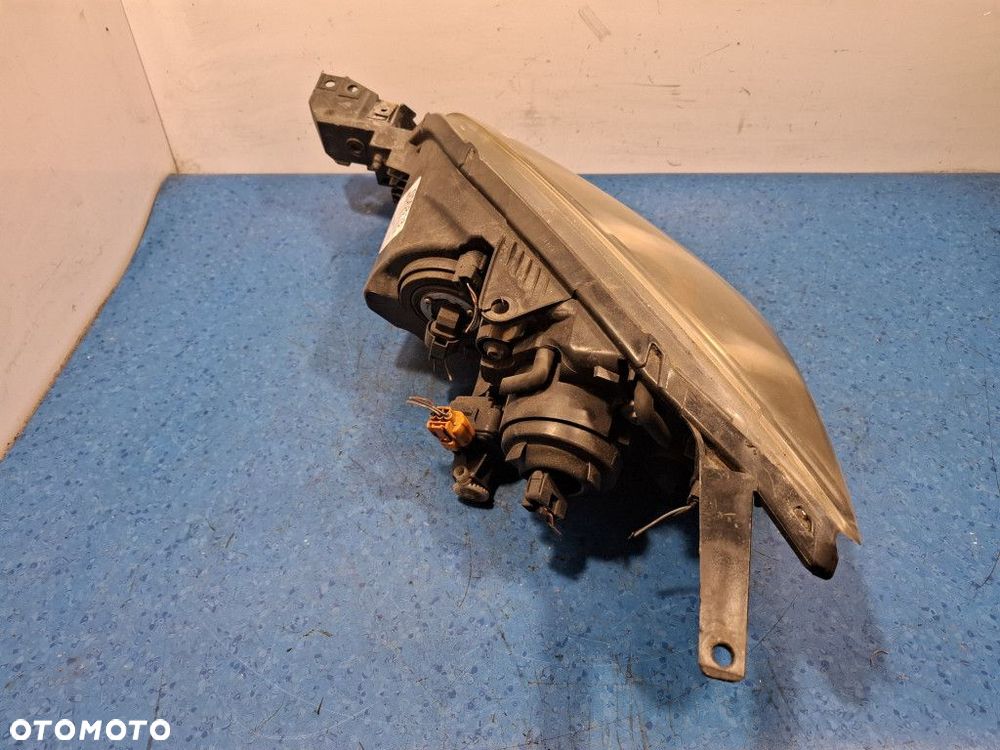 MAZDA 3 REFLEKTOR PRAWY - 3