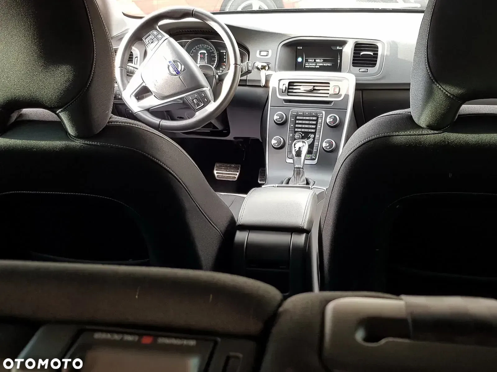 Volvo V60 Cross Country - 11
