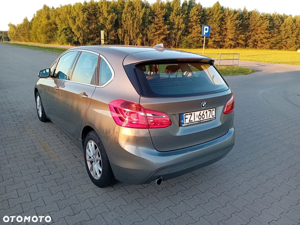 BMW Seria 2 218d - 8