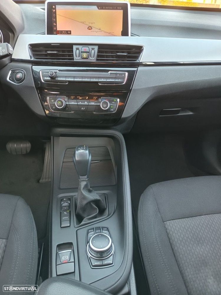 BMW X1 25 e xDrive Corporate Edition - 13