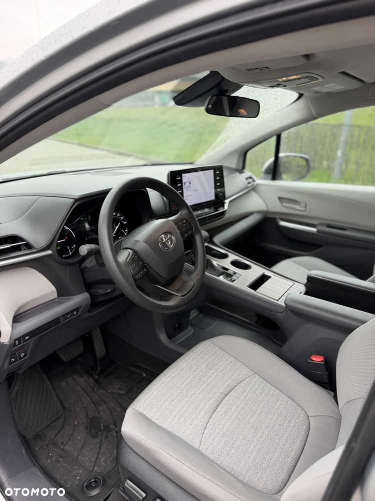 Toyota Sienna - 15