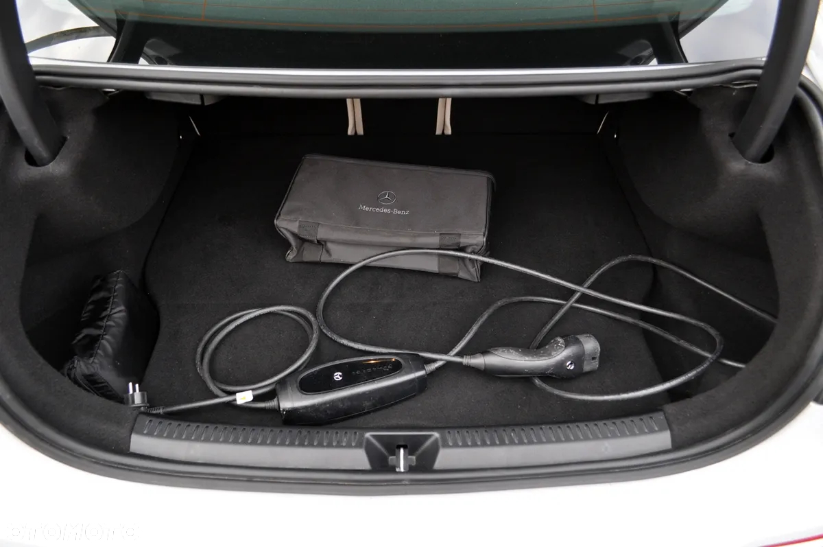 Mercedes-Benz Klasa A 250 e PHEV Progressive 8G-DCT - 39