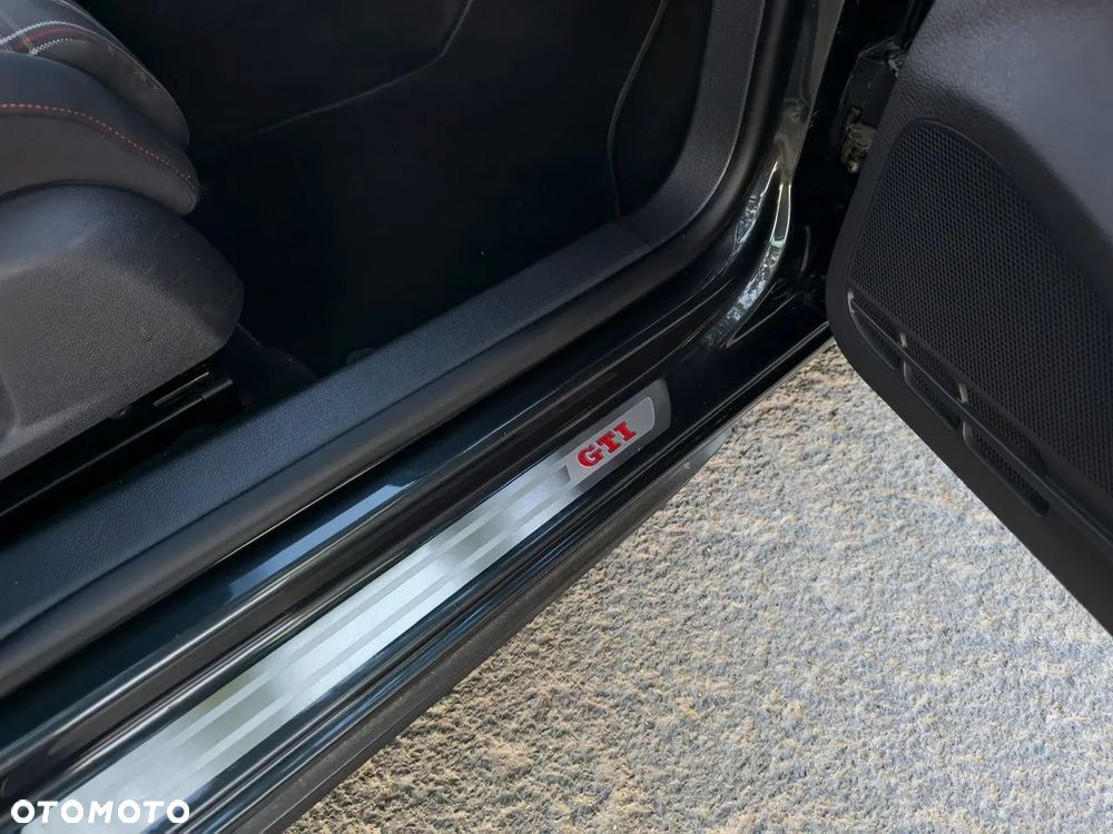 Volkswagen Golf ver-vi-2-0-tsi-gti - 18