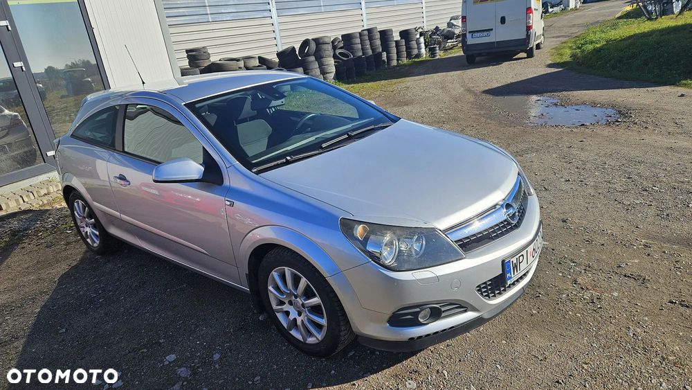 Opel Astra III GTC 1.6 Enjoy - 1