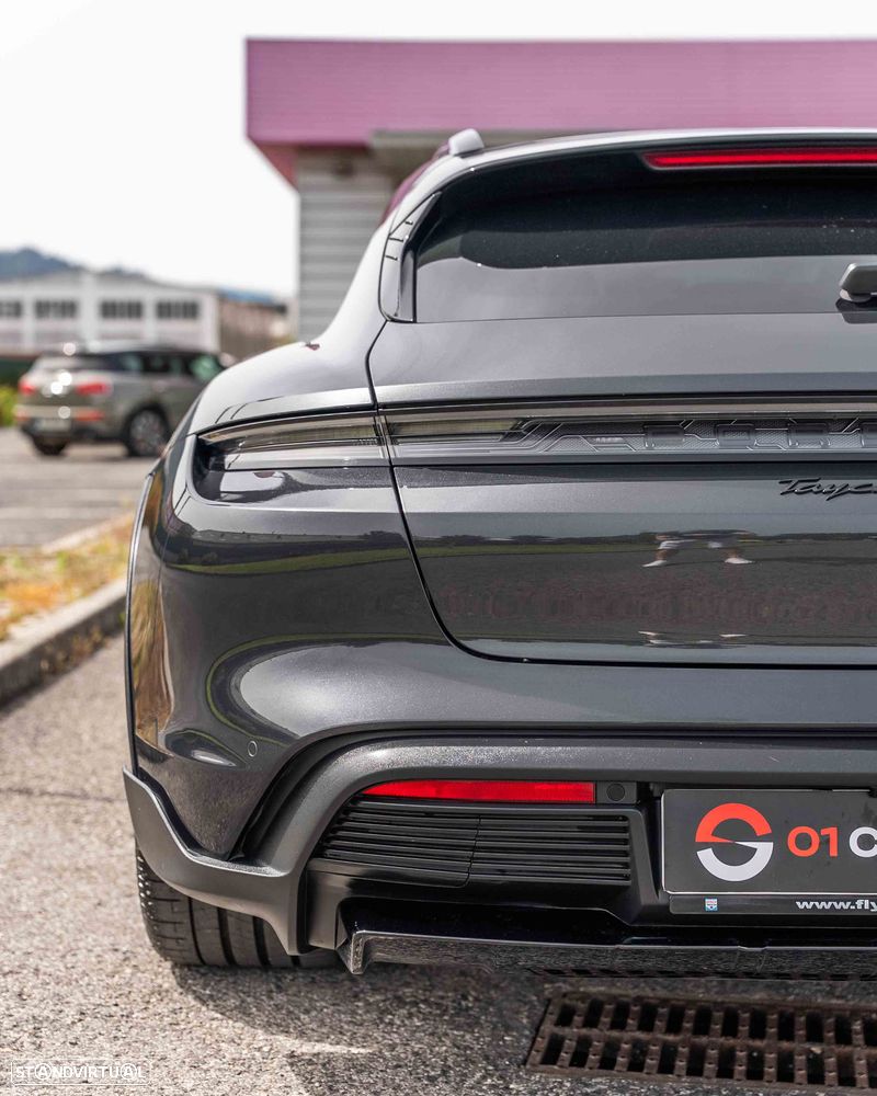Porsche Taycan Cross Turismo 4S - 9