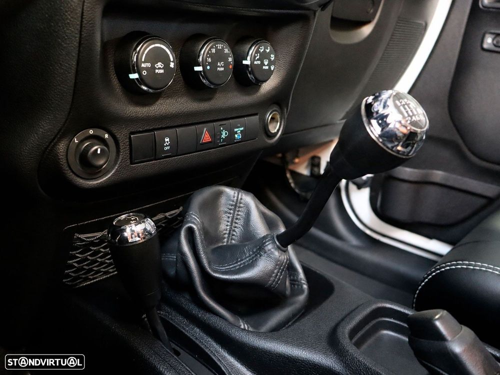 Jeep Wrangler Unlimited 2.8 CRD MTX Sahara Adventure Edition - 22