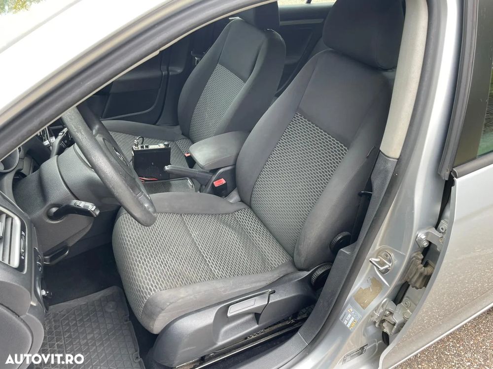Volkswagen Golf 1.6 TDI BlueMotion Technology DPF Comfortline - 12