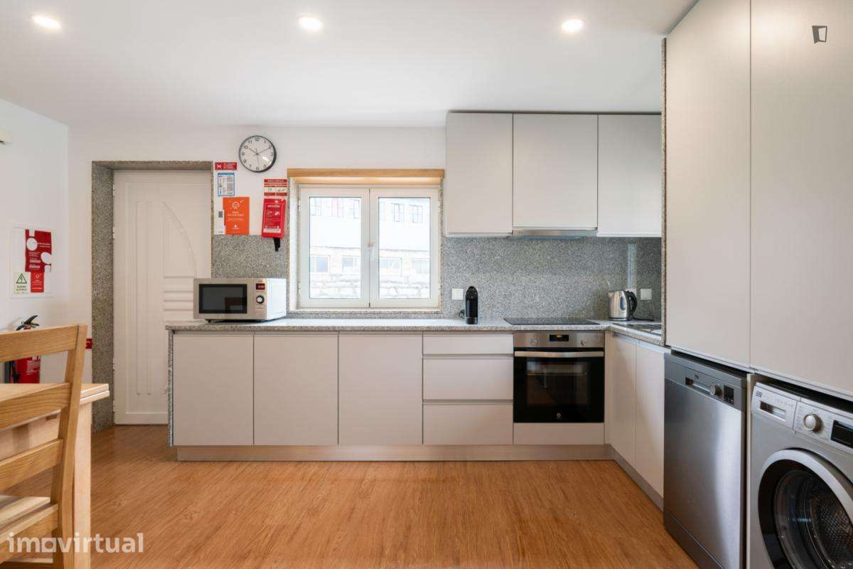 Apartamento com 2 quartos - localizado em Paredes de Ferreira Porto - Grande imagem: 2/36