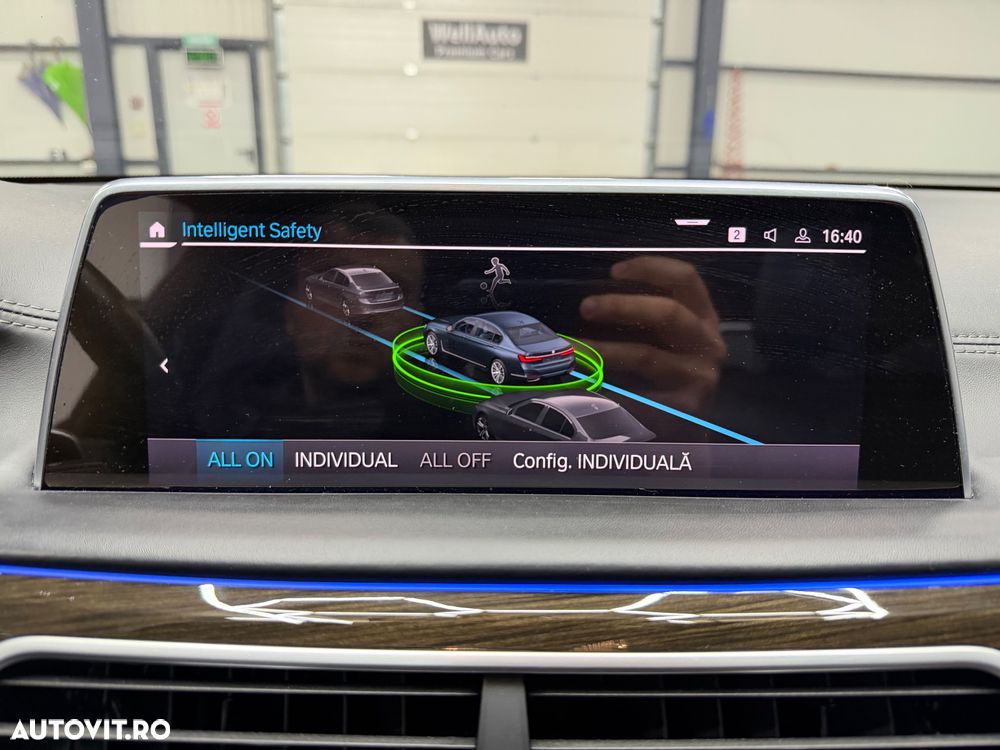 BMW Seria 7 745Le xDrive - 23