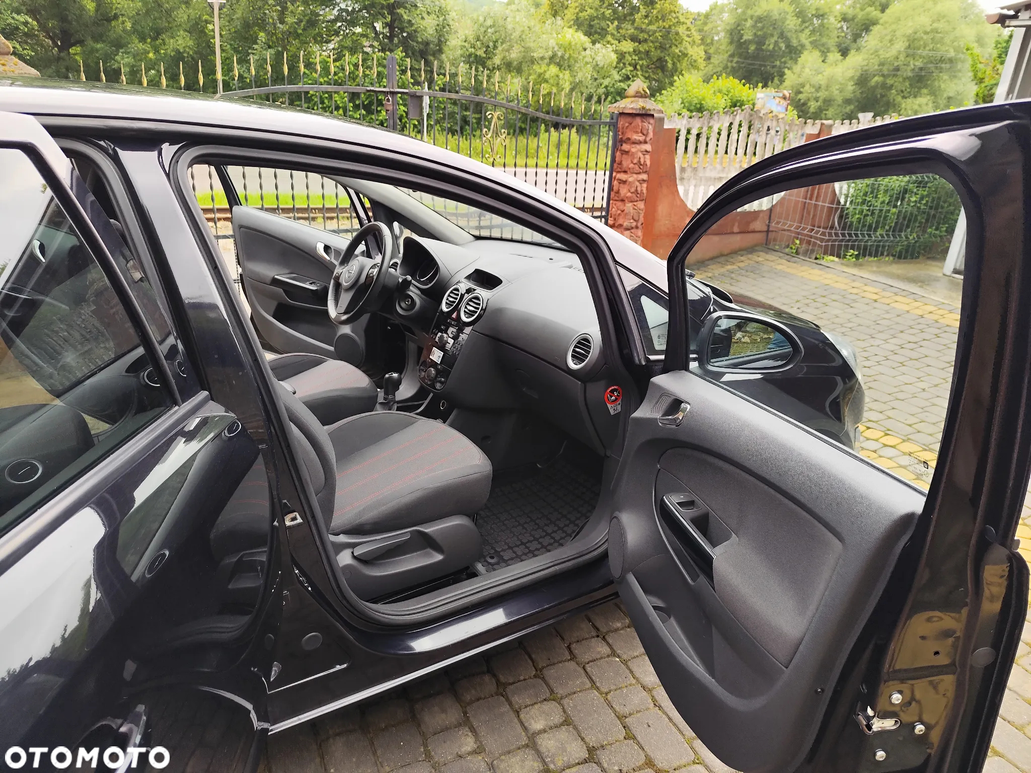 Opel Corsa 1.4 16V Active - 3