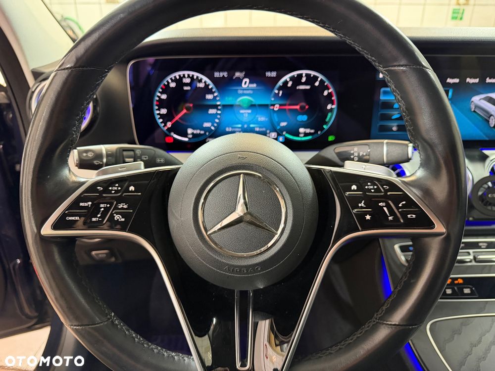 Mercedes-Benz Klasa E 300 9G-TRONIC Night Edition - 31