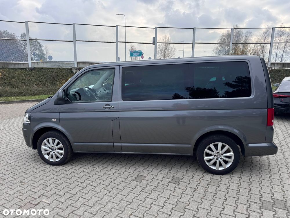 Volkswagen Caravelle - 10