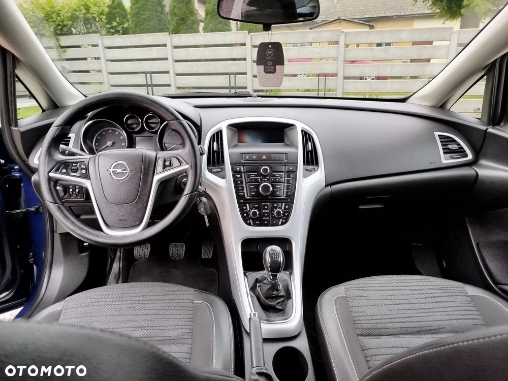 Opel Astra 1.4 Turbo 150 Jahre - 20