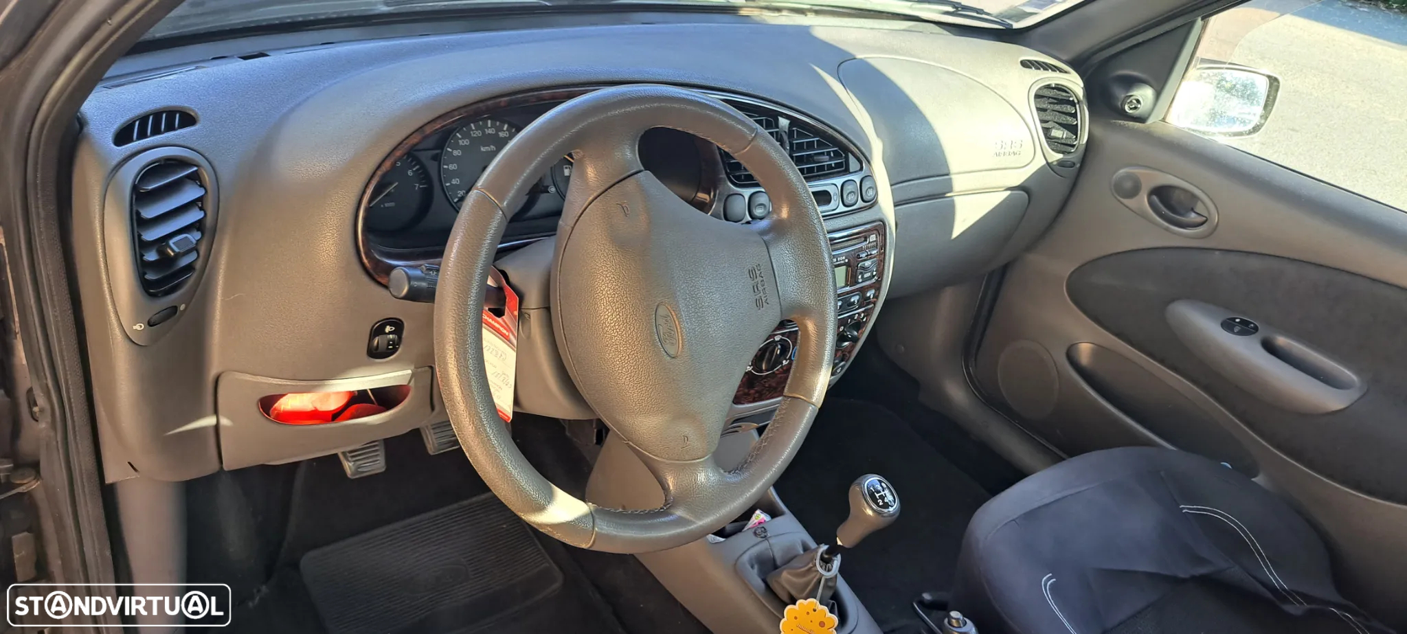 Ford Fiesta 1.25 Ghia - 8