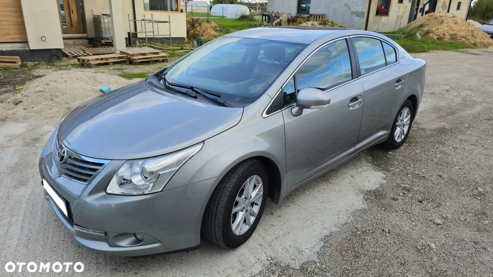 Toyota Avensis 1.8 Sol plus - 1