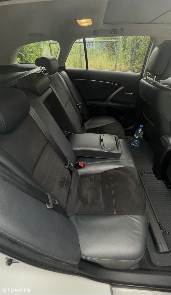 Toyota Avensis - 2