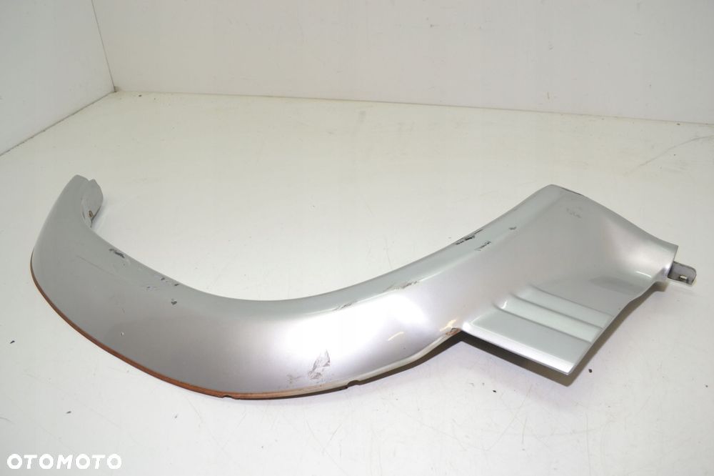 LISTWA NAKŁADKA DRZWI LEWY TYŁ MITSUBISHI PAJERO II - 2