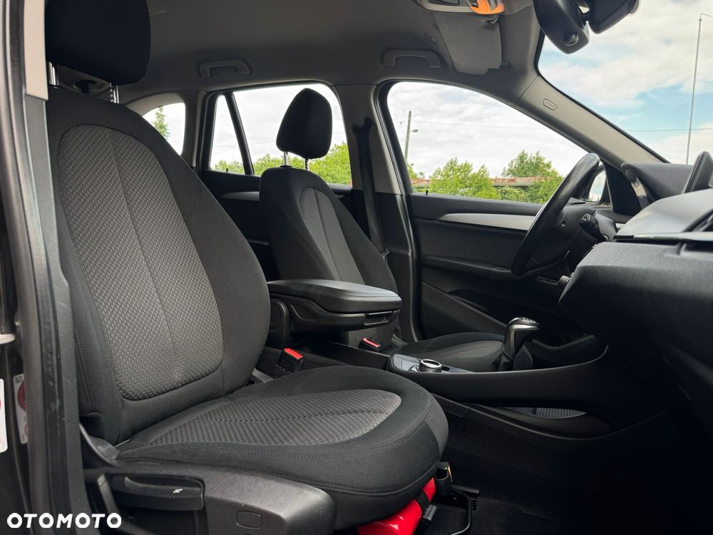BMW X1 sDrive18i Sport Line - 23