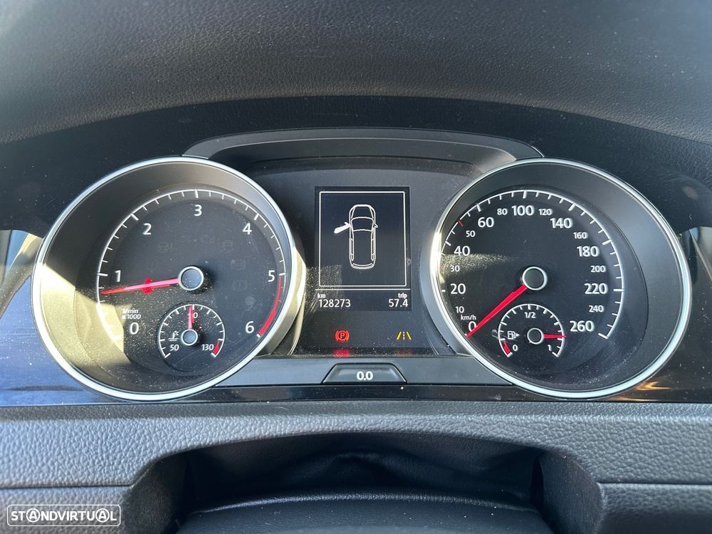 VW Golf Variant 1.6 TDi SCR IQ.DRIVE - 17