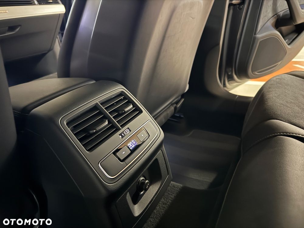 Audi A4 Avant 40 TDI quattro S tronic S line - 29