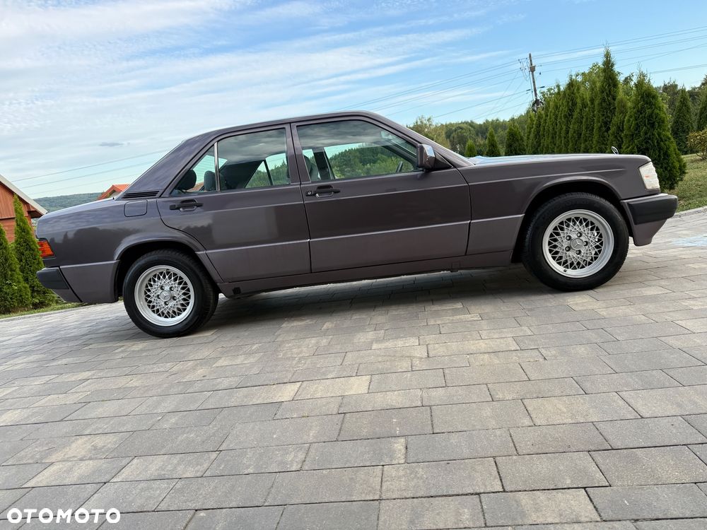 Mercedes-Benz W201 (190) - 9