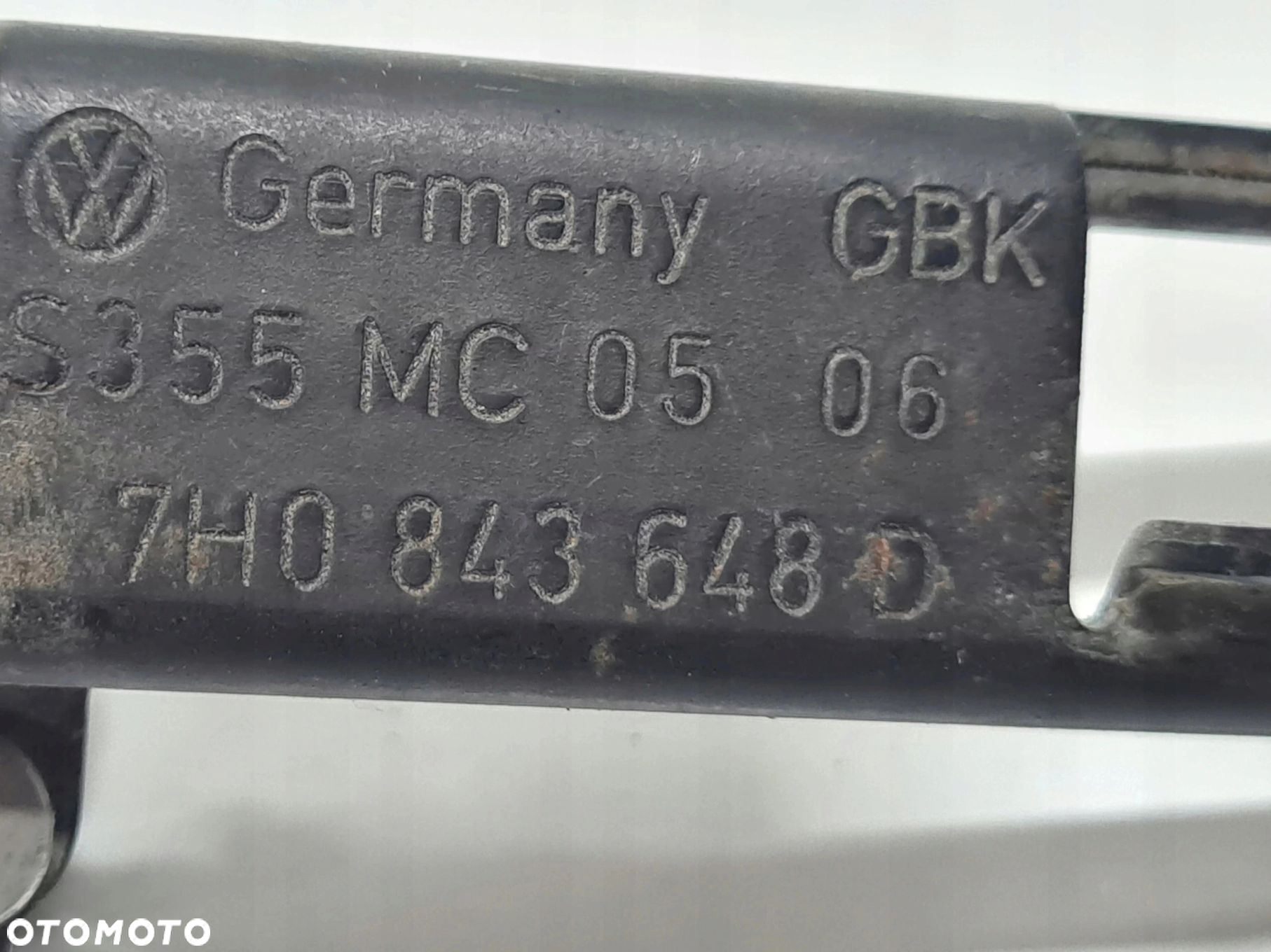 VW T5 ogranicznik blokada drzwi prawa 7H0843648 - 2