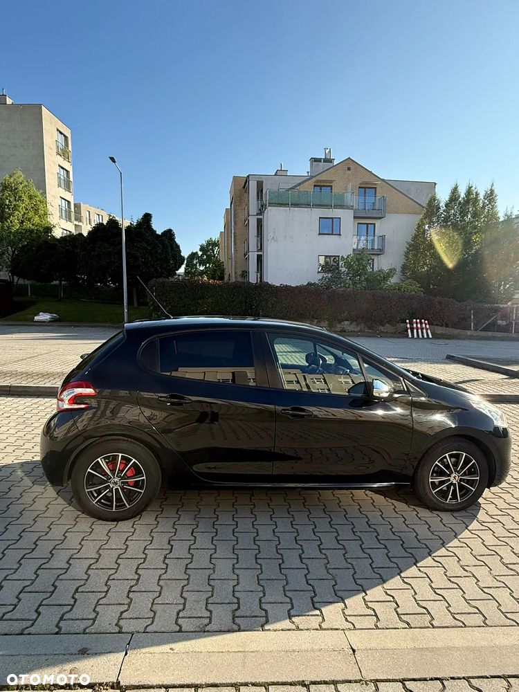 Peugeot 208 1.2 VTi Business Line - 12