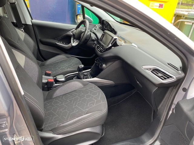 Peugeot 2008 1.2 PureTech Style - 5