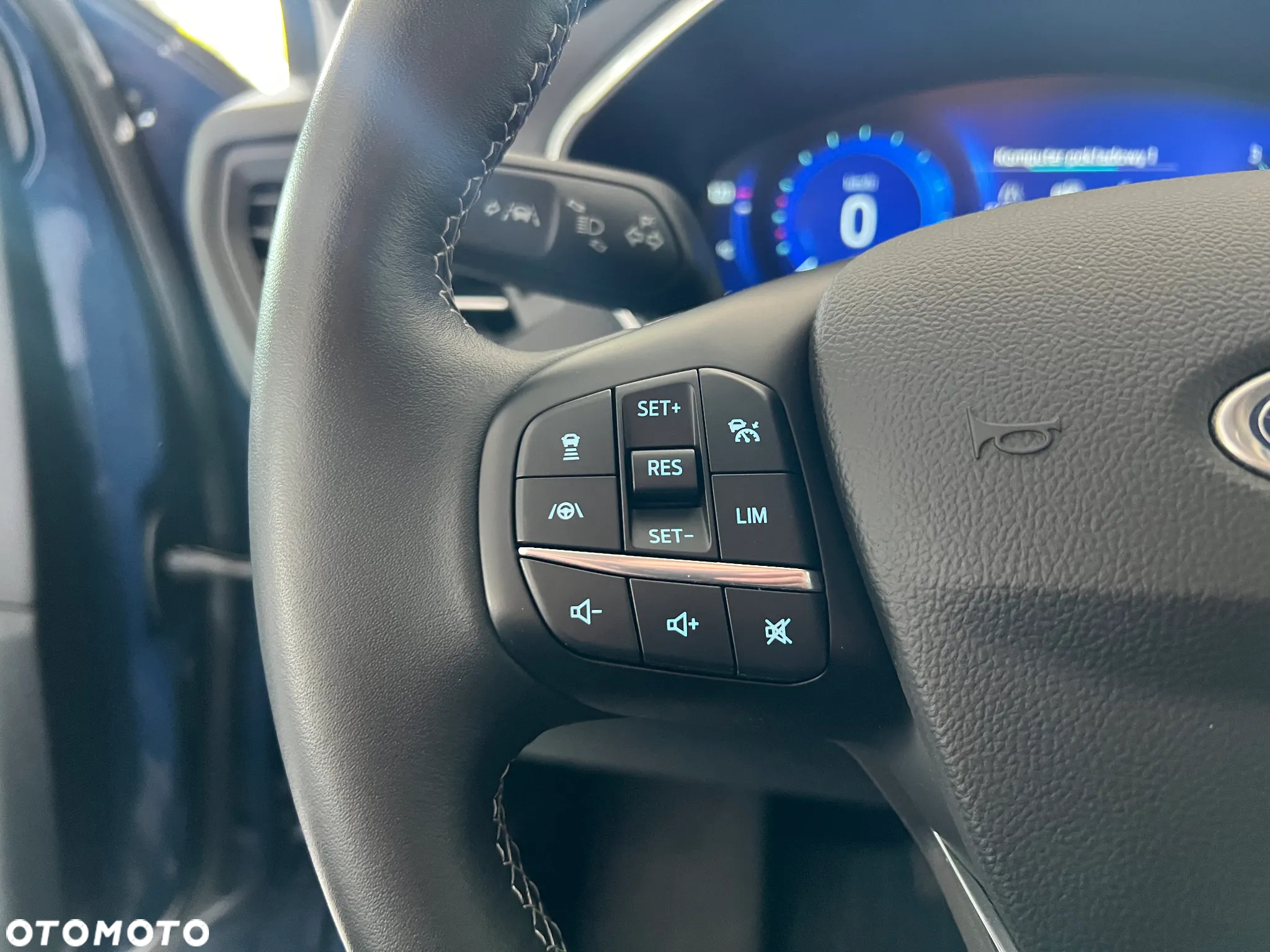 Ford Focus 1.0 EcoBoost Titanium Business - 23