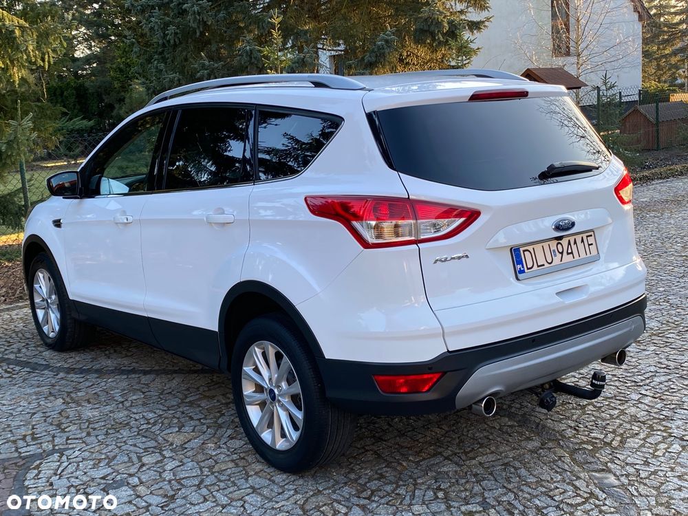 Ford Kuga 2.0 TDCi 2x4 Titanium - 4