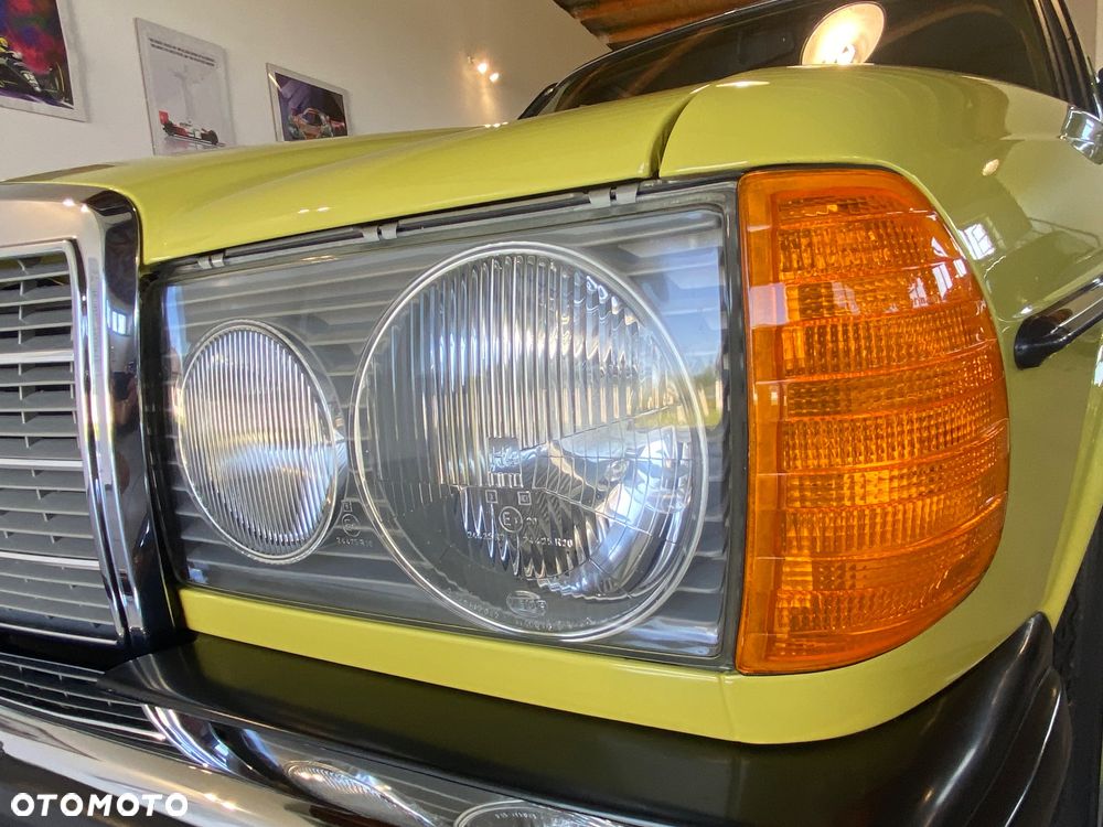 Mercedes-Benz W123 - 25