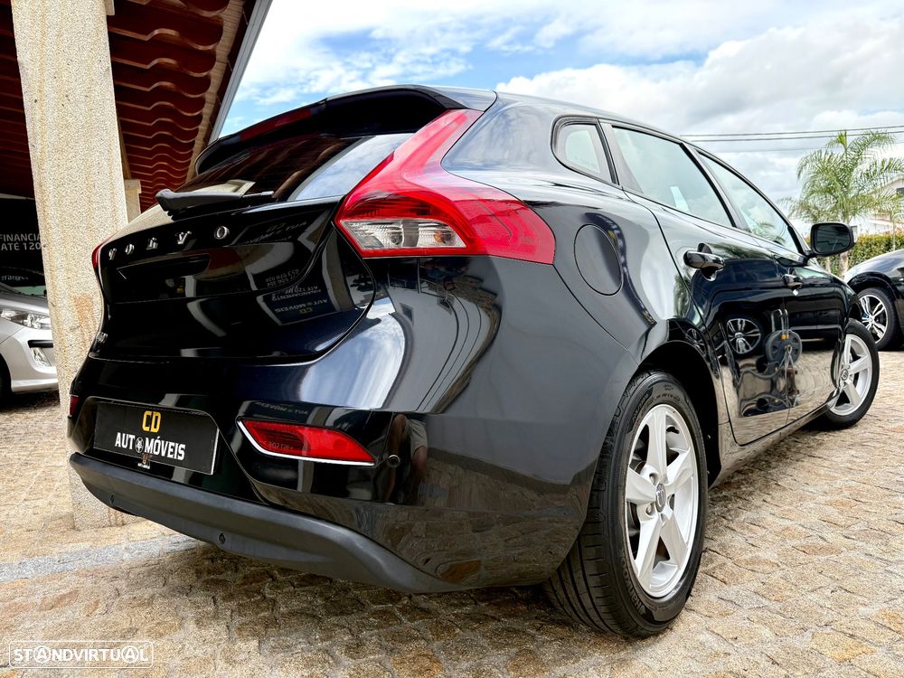 Volvo V40 D2 Kinetic - 13