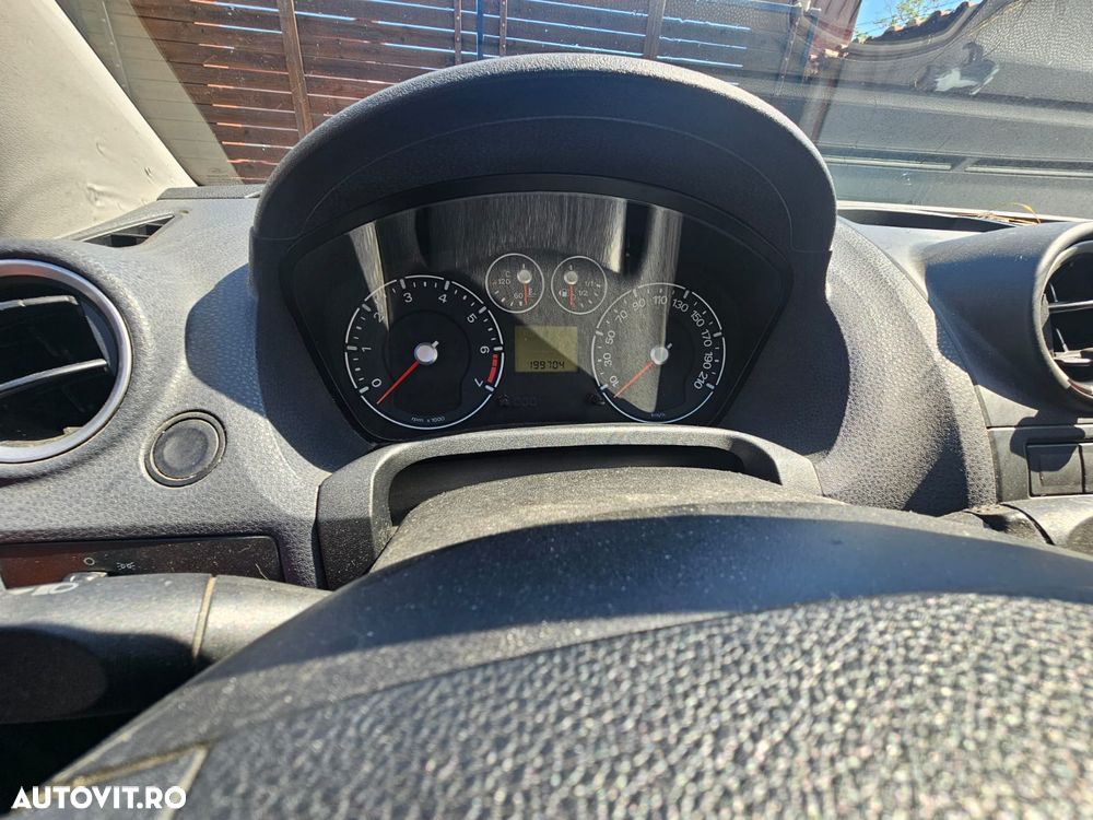 Ford Fiesta 1.3i - 3