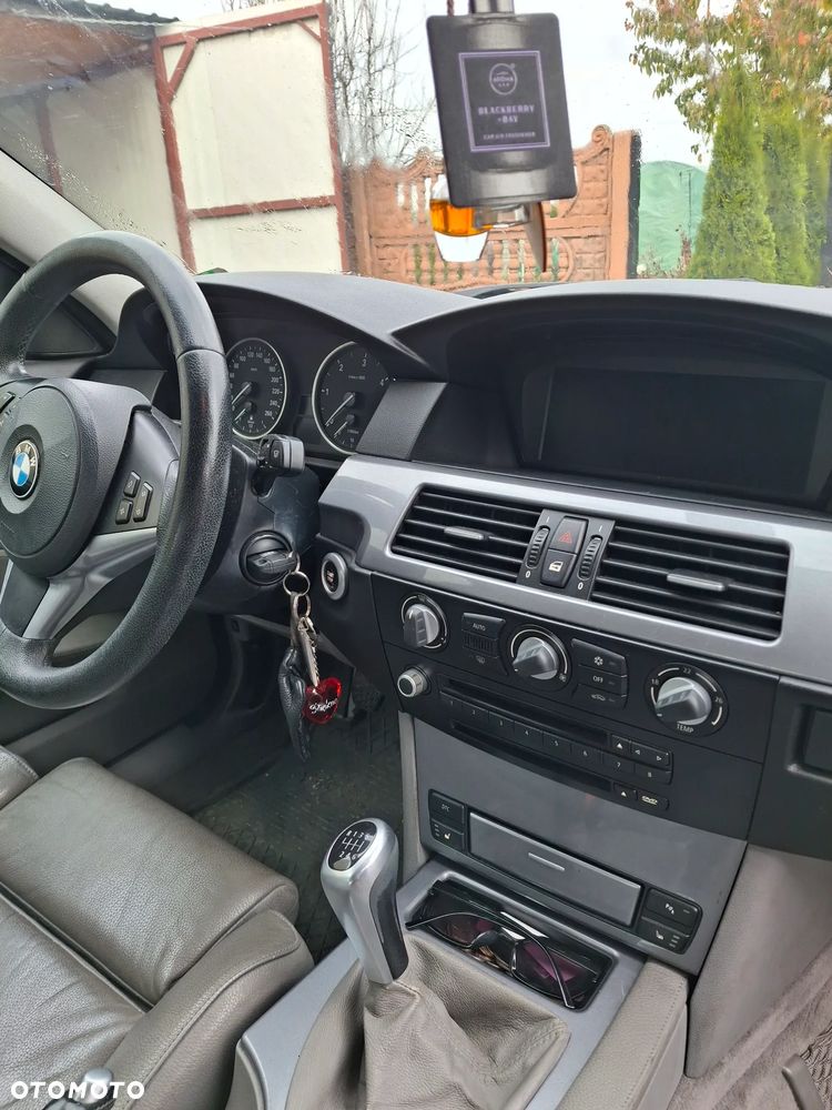 BMW Seria 5 520d - 14