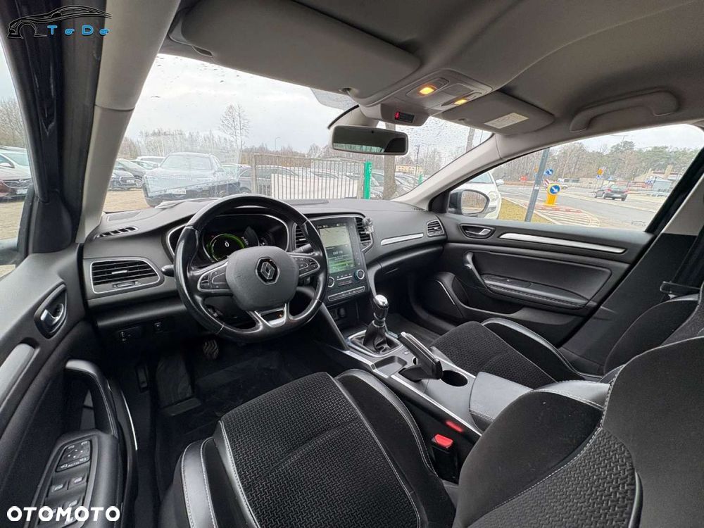Renault Megane ENERGY TCe 130 Start & Stop Paris Business - 33