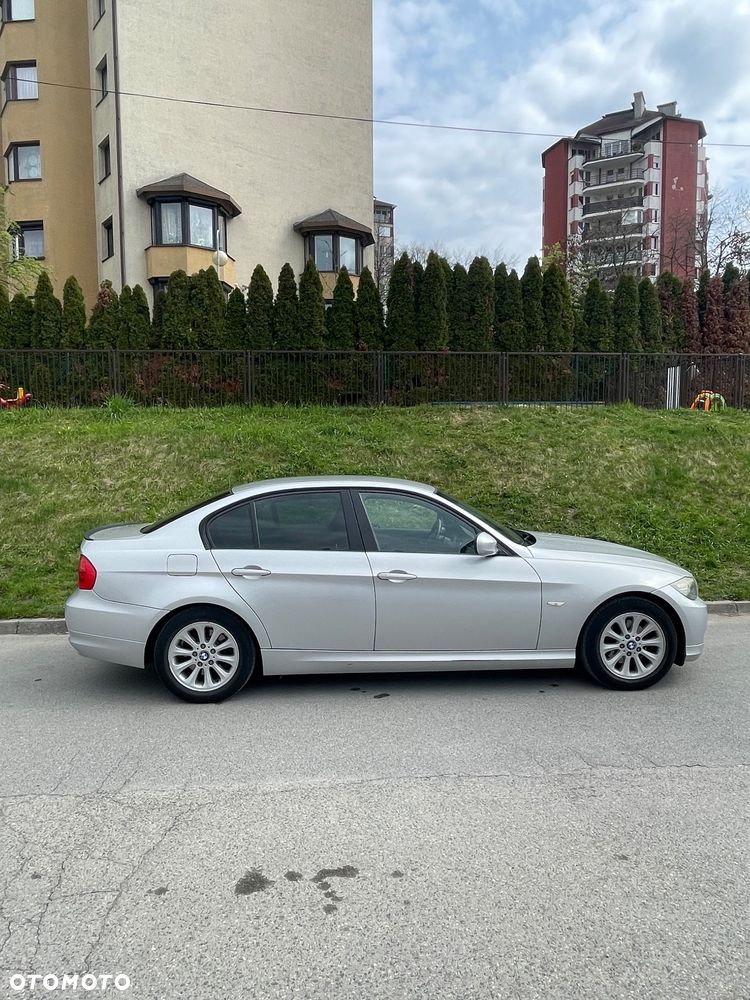 BMW Seria 3 320i - 8