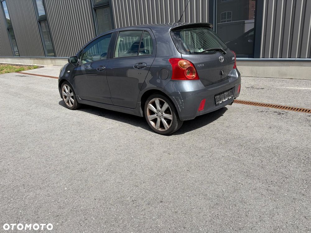 Toyota Yaris - 6