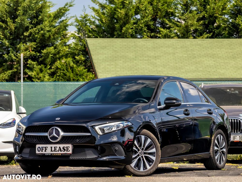 Mercedes-Benz A 250 e Sedan 8G-DCT - 1