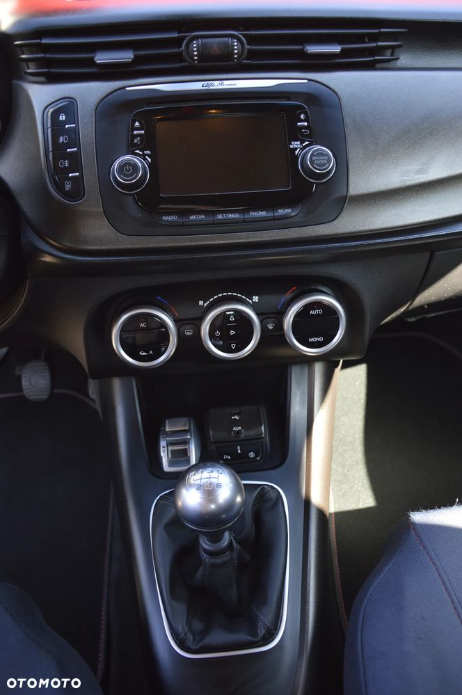 Alfa Romeo Giulietta 1.4 TB Distinctive - 14