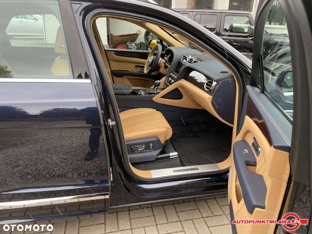 Bentley Bentayga - 12