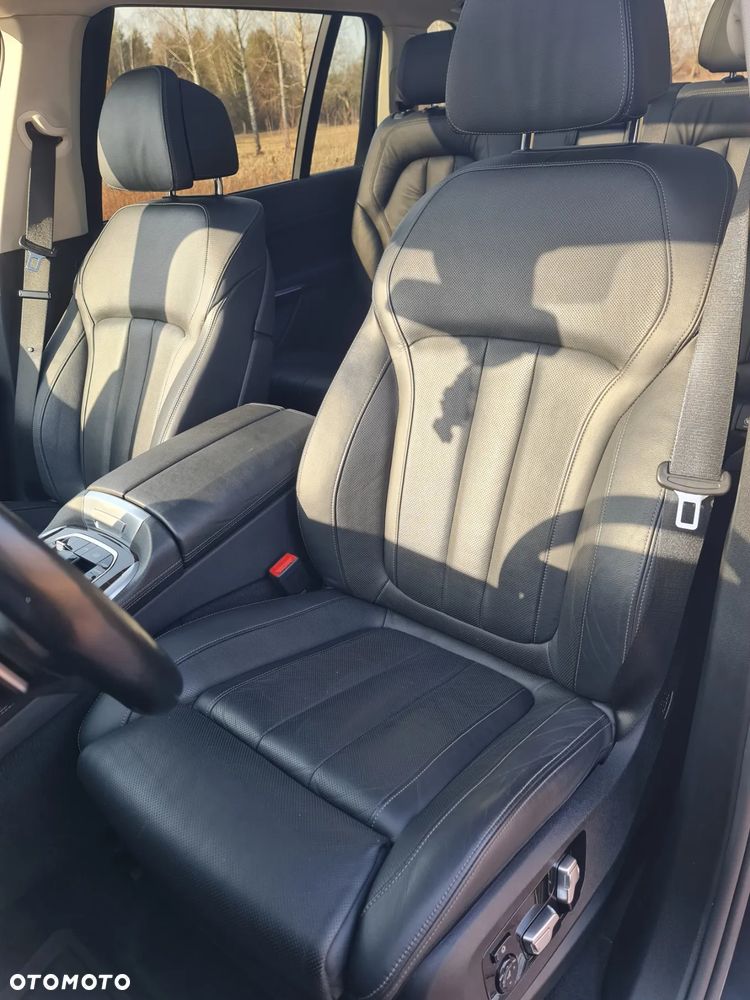 BMW X7 xDrive40i - 15